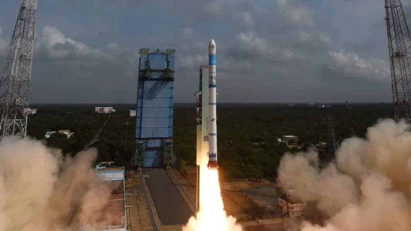 इसरो का SSLV-D3 हुआ सफलतापूर्वक लॉन्च