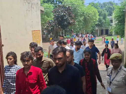 वाराणसी में पहली शिफ्ट की पुलिस भर्ती परीक्षा खत्म