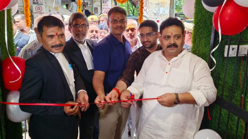 मंत्री रविंद्र जायसवाल ने कचहरी में काशी प्रेरणा कैफे का किया उद्घाटन