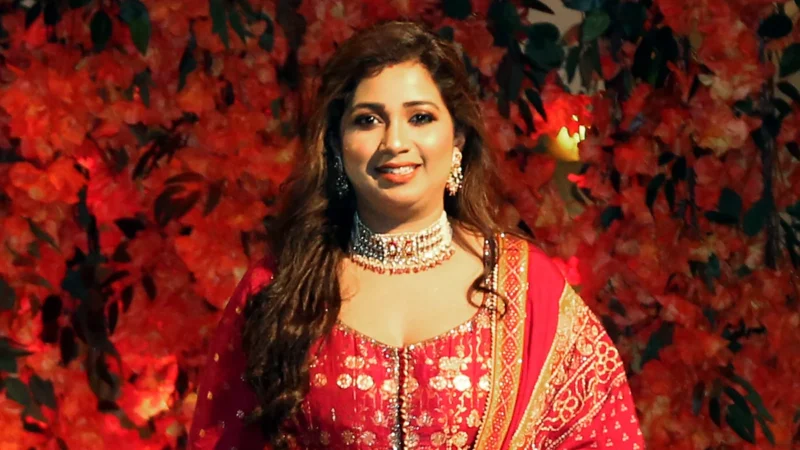 महिला डॉक्टर से रेप की घटना के बाद श्रेया घोशाल ने कोलकाता शो स्थगित किया