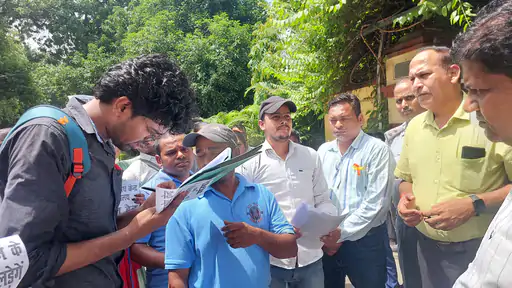 बीएचयू में गंगा शोध केंद्र बंद करने पर हंगामा