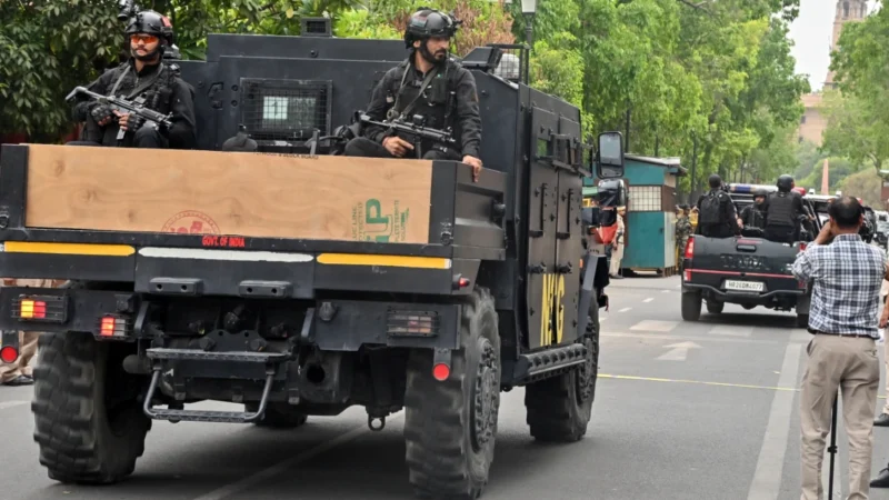 जम्मू कश्मीर के राजौरी में सड़क दुर्घटना में सेना के छह कमांडो घायल