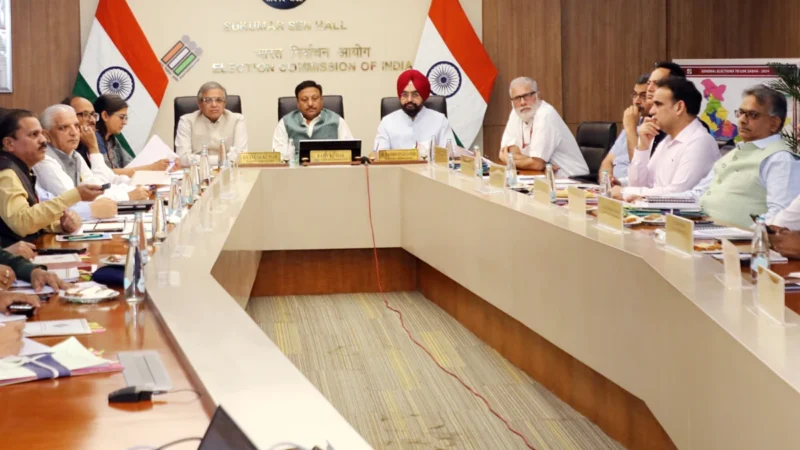 विधानसभा चुनाव की तैयारियों की समीक्षा के लिए निर्वाचन आयोग की टीम झारखंड पहुंची