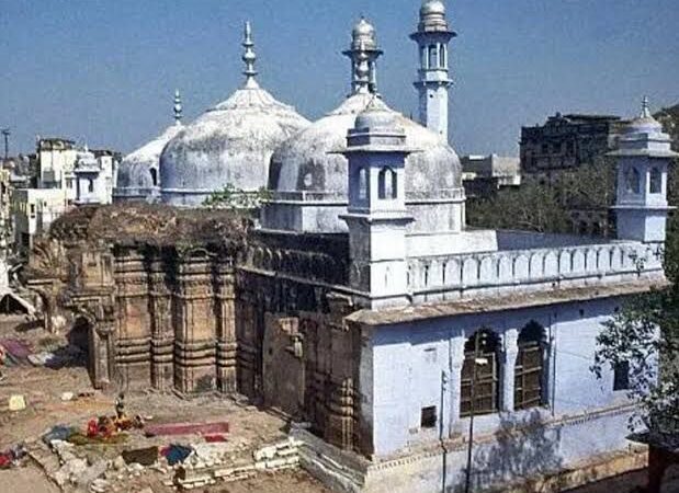 ज्ञानवापी: हिन्दू पक्ष को झटका, नमाज़ रोकने की मांग खारिज