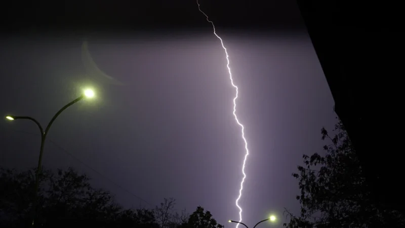 उत्त्तर प्रदेश : ललितपुर में आकाशीय बिजली की चपेट में आने से तीन लोगों की मौत