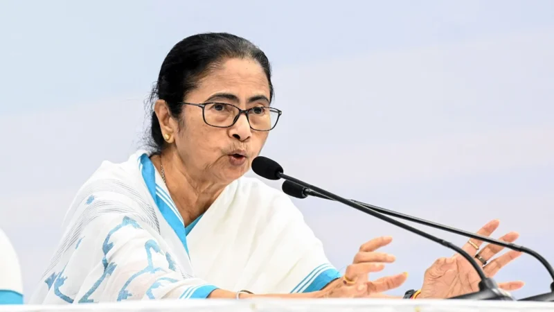 सीएम पर बरसीं पीड़िता की मां