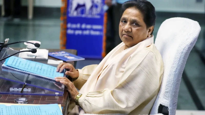 बिहार में घरों को जलाए जाने के मामले में मायावती ने राज्य सरकार से सख्त कानूनी कार्रवाई की मांग की