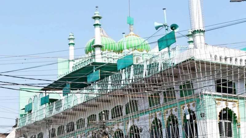 बदरिया मस्जिद पर पत्थरबाजी वीएचपी के ५ सदस्यों को किया गया गिरफतार