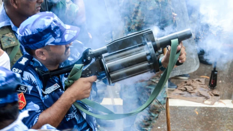 ड्रोन हमलों के खिलाफ इंफाल में प्रदर्शन