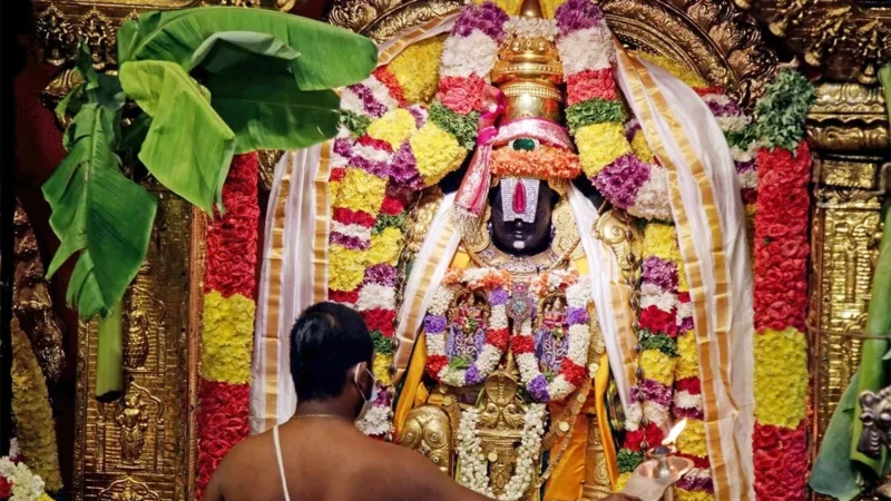 आर डेयरी को नोटिस मंदिर में हुआ शुद्धिकरण अनुष्ठान