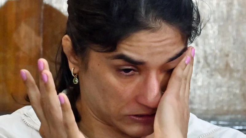 विनेश फोगट का दावा पेरिस ओलम्पिक में अयोग्य ठहराए जाने के बाद कोई समर्थन नहीं मिल केवल राजनीति हुई