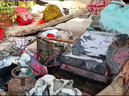 कन्नौज में सोते समय घर में लगी आग