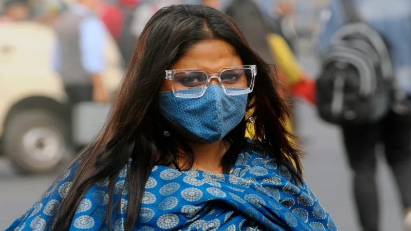 राष्ट्रीय राजधानी में छाई धुंध की परत