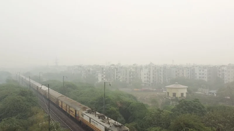 दिल्ली में गया मॉनसून बढ़ने लगा प्रदूषण