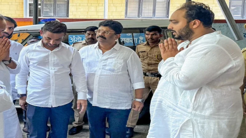 बाबा सिद्दीकी को मारने वाले शूटरों के मोबाइल से मिली फोटो से पुलिस भी हैरान