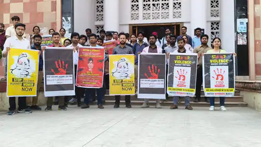 बीएचयू में रेजिडेंट डॉक्टरों का हड़ताल