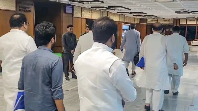 दिल्ली वक्फ बोर्ड – प्रशासक ने किया विधेयक का समर्थन