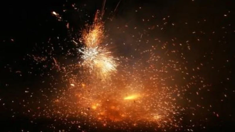 केरल : वीरकावु मंदिर के पास आतिशबाजी दुर्घटना में 150 लोग घायल