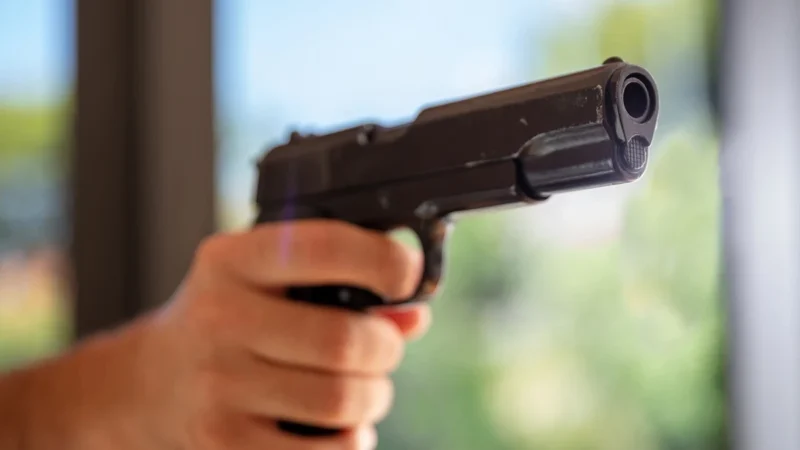 भदोही में बंदूक दिखाकर व्यक्ति से एक लाख रुपये की लूट