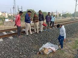 कानपुर में छात्रा की रेलवे ट्रैक पर मिली लाश
