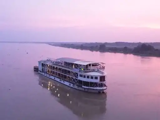 देश का पहला सोलर क्रूज पहुंचा वाराणसी