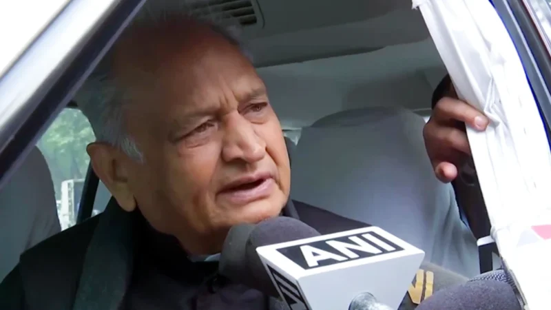 हिंदू समुदाय के खिलाफ हिंसा निंदनीय : अशोक गहलोत