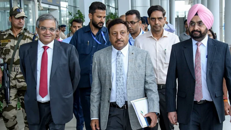 महाराष्ट्र : निर्वाचन आयोग को आचार संहिता उल्लंघन की शिकायतें मिलीं