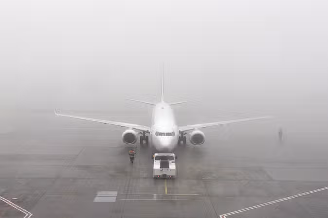 कोहरे का कहर, लखनऊ में नहीं हो पाई पांच विमानों की लैंडिंग