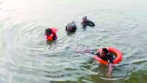 युवक की तालाब में कूदने से मौत