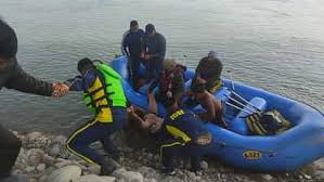 गंगा में स्नान के दौरान डूबा एमबीए का छात्र