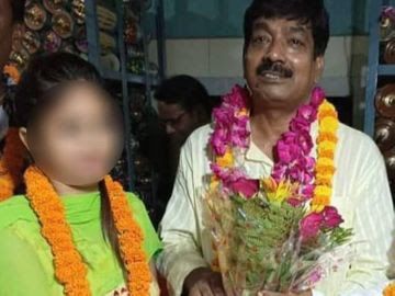 जब वीडियो वायरल होने के बाद BJP नेता को देना पड़ा इस्तीफा