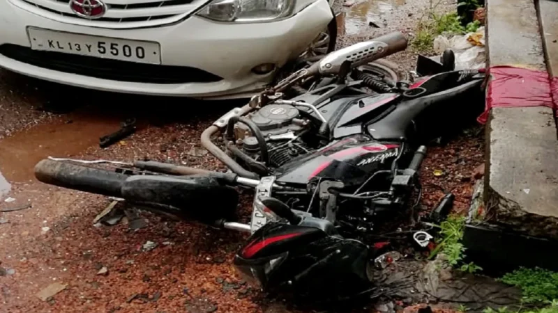 जालौन में सड़क हादसे में बाइक सवार महिला और बेटी की मौत