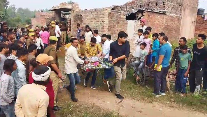 बिजनौर में ट्रिपल मर्डर से सनसनी, पेचकस से गोद कर हुई हत्या