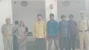 साथियों को नहीं दिखाया सवा लाख का नया मोबाइल, हैवान बने साथियों ने काट दिया गला