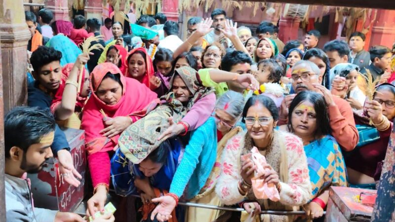 अन्नपूर्णा दरबार में 17 दिन का महाव्रत पूरा,धान की बालियों से सजा दरबार