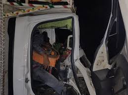 पिकअप की टक्कर से बहन की मौत, भाई घायल