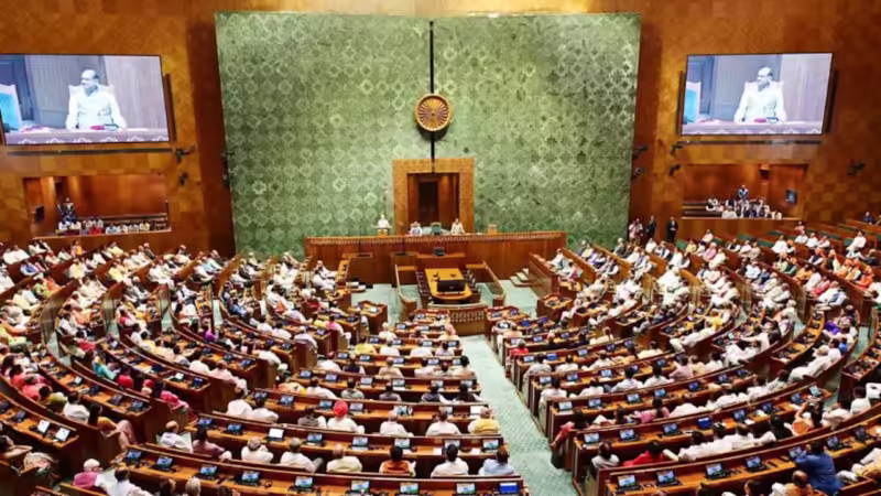 संभल हिंसा को लेकर लोकसभा में हंगामा, सदन की कार्यवाही दोपहर दो बजे तक स्थगित