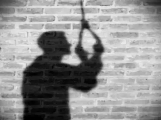 सफेद दाग की बीमारी से राजमिस्स्त्री ने फांसी लगाकर किया सुसाइड