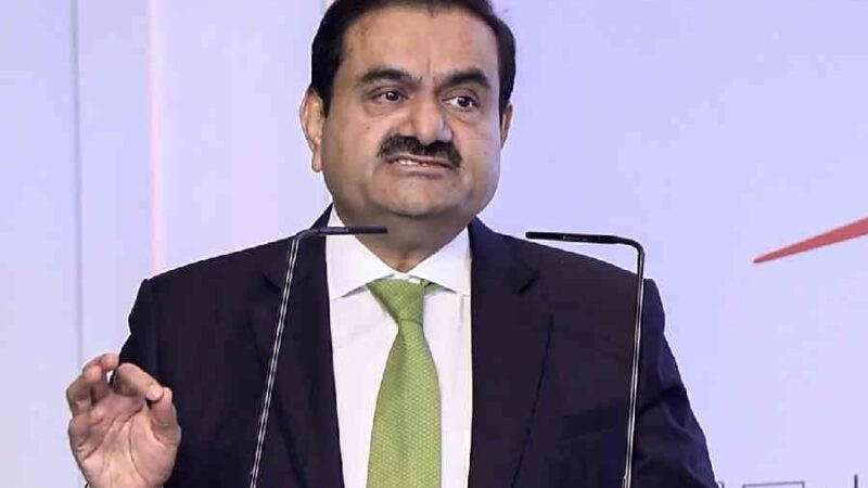 शिक्षा के क्षेत्र में अदाणी समूह का बड़ा कदम, २० स्कूलों के लिए देगा २,००० करोड़