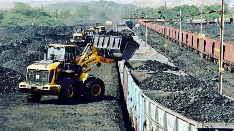 चालू वित्त वर्ष के पहले नौ माह में कोयले का आयात स्थिर
