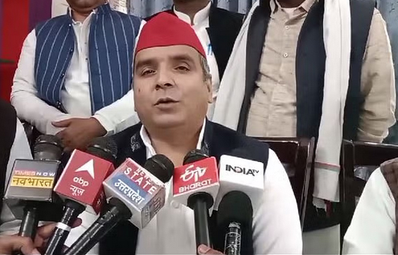 अपने संसदीय क्षेत्र पहुंचे सपा सांसद ने भाजपा पर खोला मोर्चा