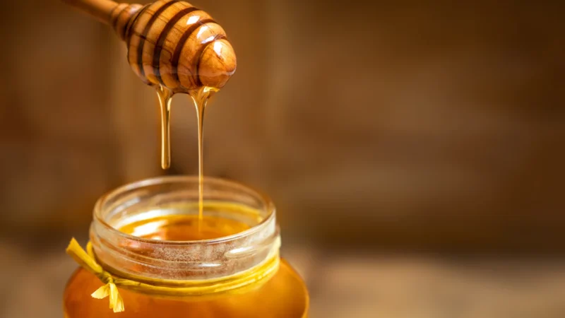 बदलते मौसम में शहद का अवश्य करें सेवन, इम्यूनिटी होगी बूस्ट