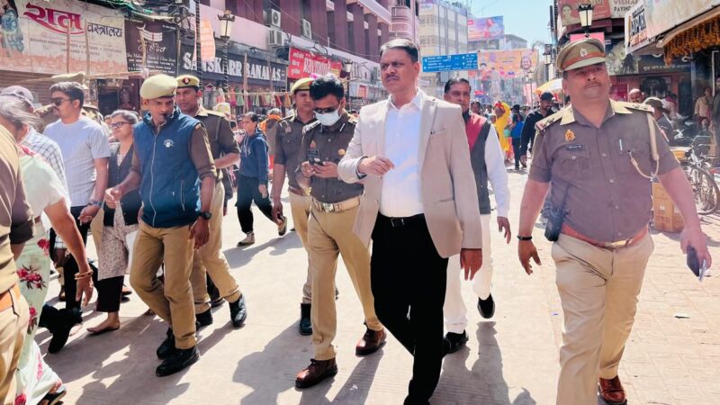 व्यवस्था जांचने खुद सड़क पर उतरे डीएम