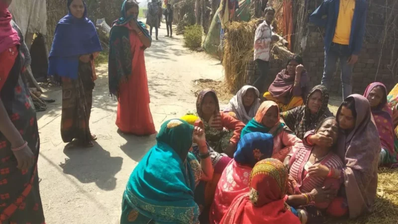 खड़ी ट्रक में घुसी श्रद्धालुओं से भरी ऑटो, चार की मौत; कई घायल