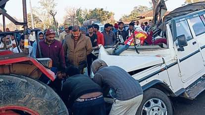 सोनभद्र में ट्रेलर से टकराई श्रद्धालुओं से भरी बोलेरो, 4 की मौत: सात घायल