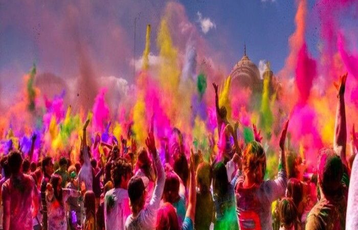 ‘कोयलिया फाग सुनावे…..’