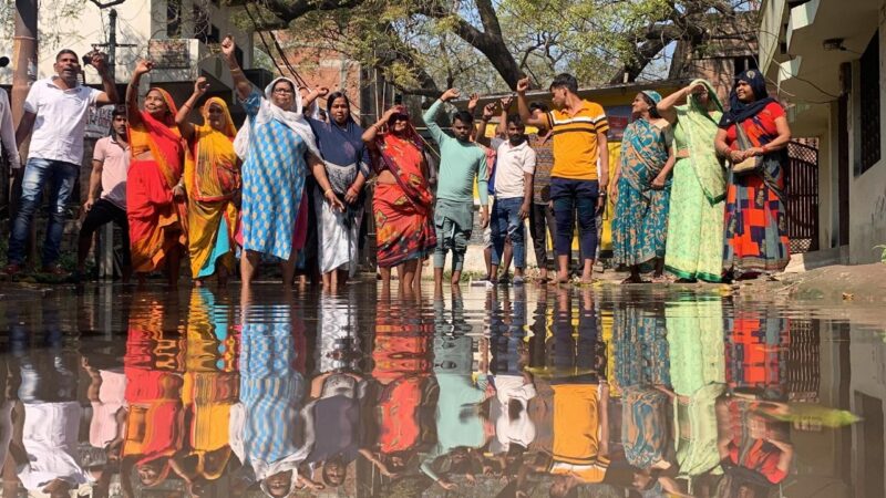 सीवर समस्या को लेकर लोगों में आक्रोश