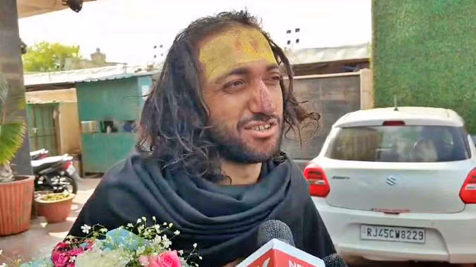 फिर विवादों में आईआईटी बाबा, होटल में किया हंगामा तो पुलिस ने लिया हिरासत में