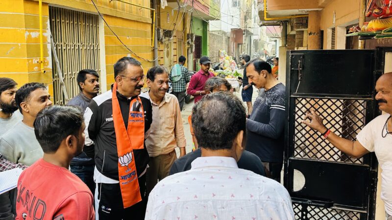 घर-घर कूड़ा उठान जांचने खुद सड़क पर उतरे मेयर, व्यवस्था पर जताया असंतोष