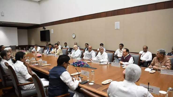 “पहलगाम आतंकी हमले पर सर्वदलीय बैठक संपन्न: सभी दलों ने एकजुट होकर कार्रवाई का समर्थन किया”